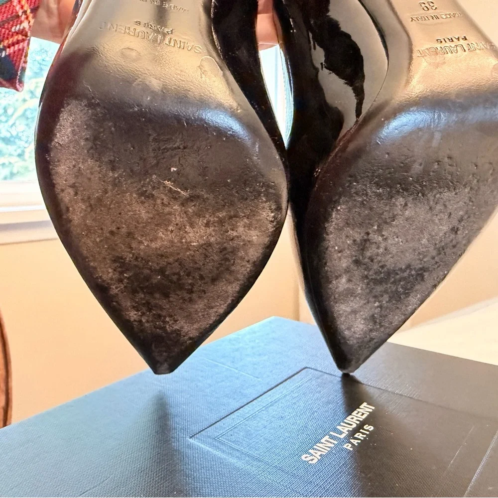Saint Laurent Glossy Black Heels with Logo Detail - Picture 6 of 8